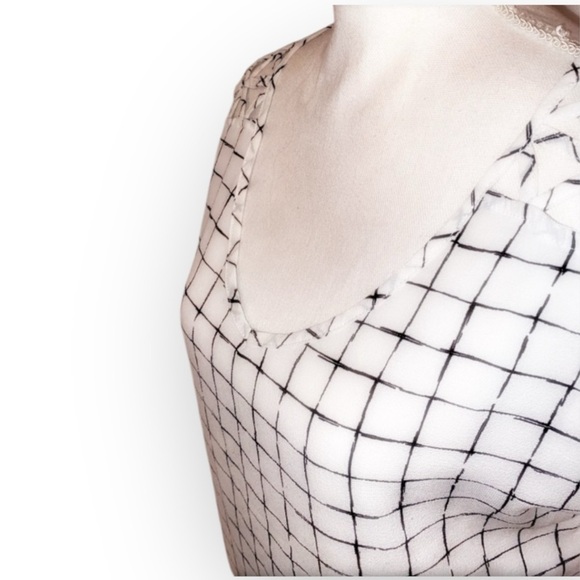 Mine Brand Sleeveless Lightweight Blouse-Black/White-Windowpane Plaid Print SZ M - Picture 3 of 6